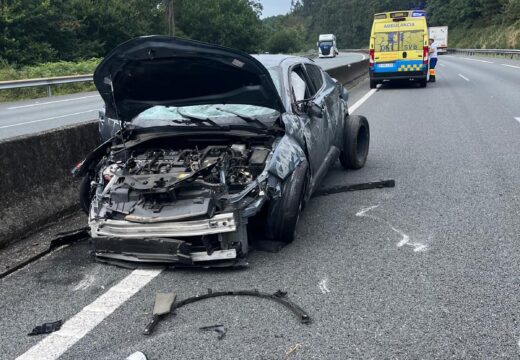 Accidente de tráfico con feridos na AP-9, á a´tura do concello de Padrón